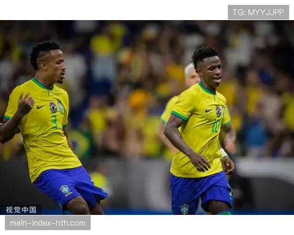 维尼修斯点球被扑后迅速补射，巴西边锋展现敏锐嗅觉